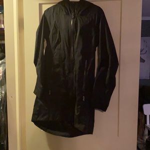 Lululemon rain jacket size 4
